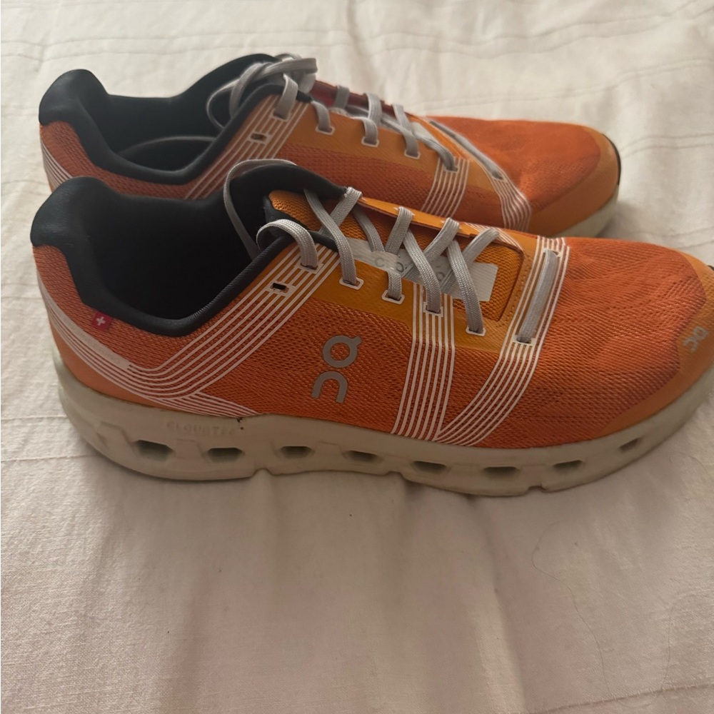 On Running/Cloud shoes! Hermes Orange color. Barely worn!!